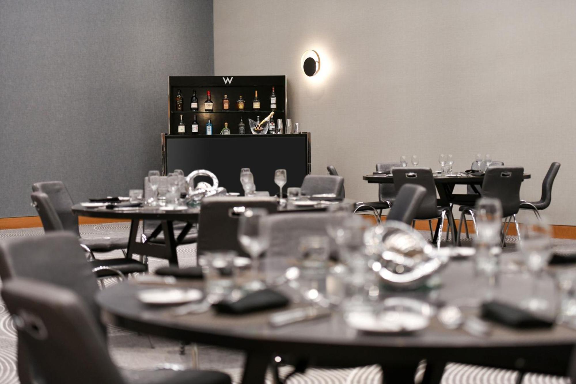 W Boston Hotel Bagian luar foto