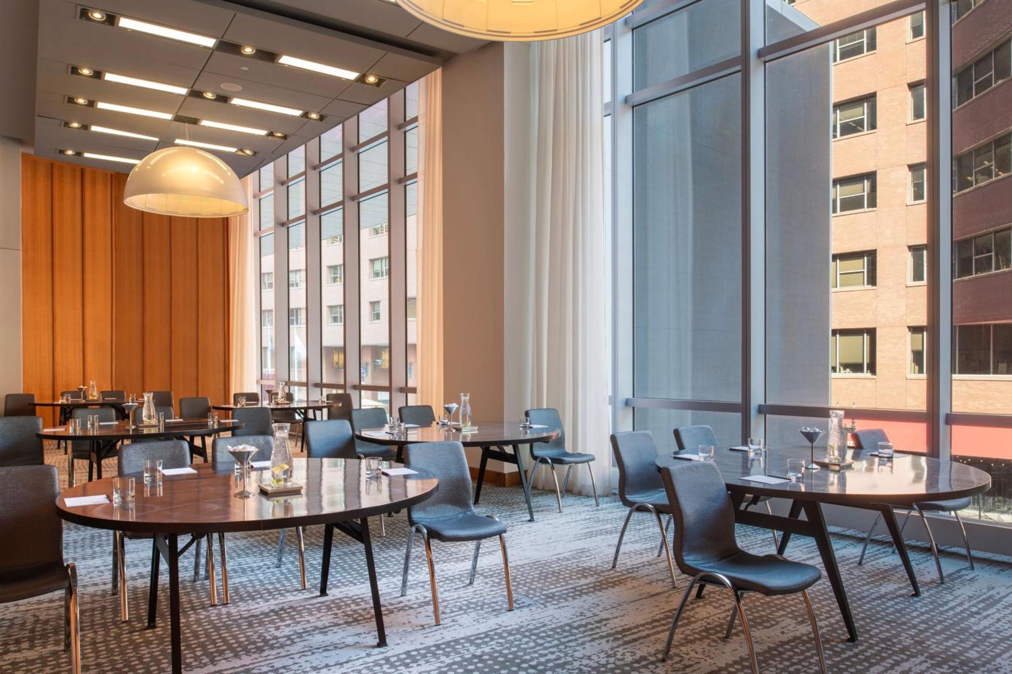 W Boston Hotel Bagian luar foto