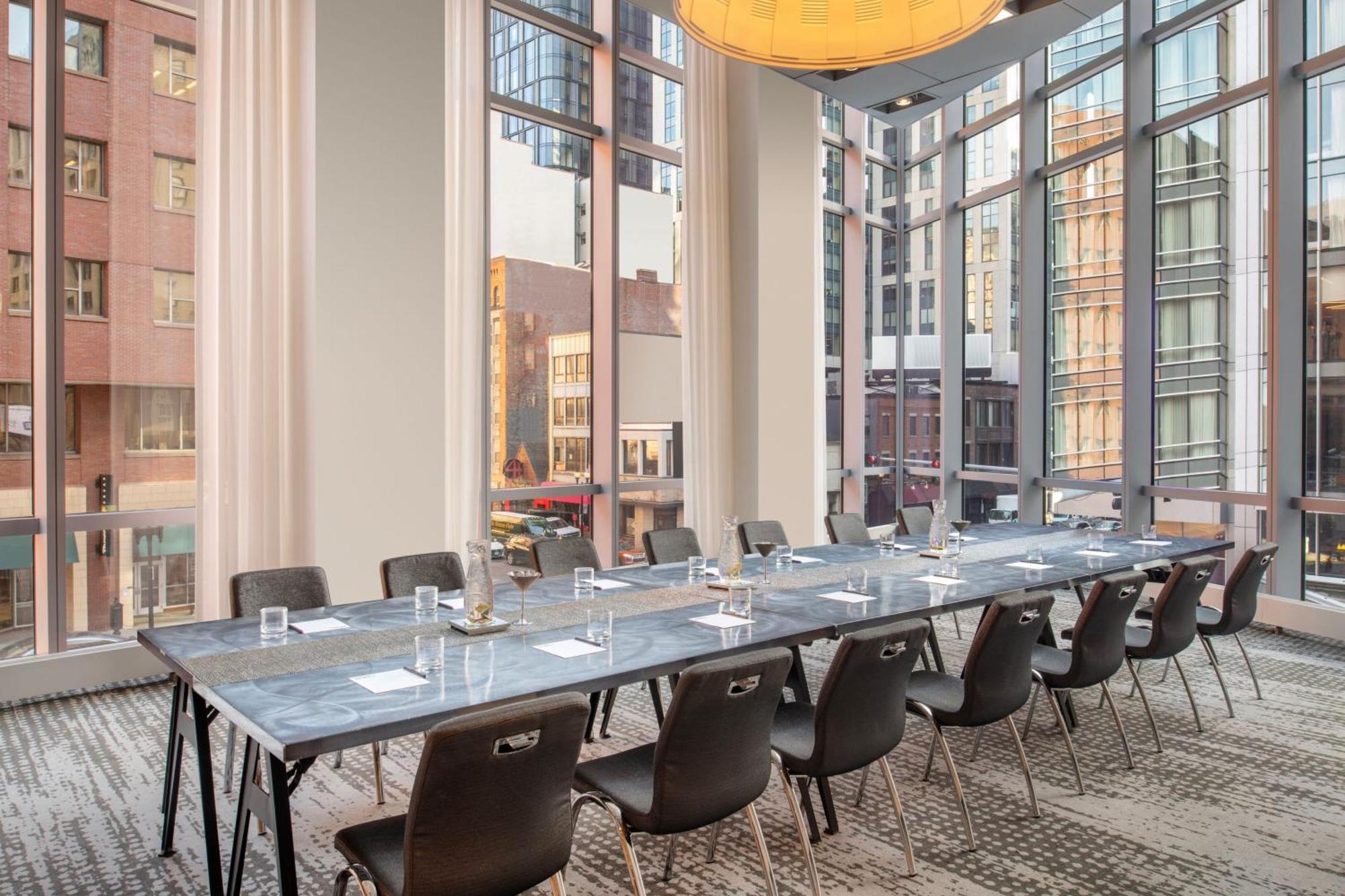 W Boston Hotel Bagian luar foto