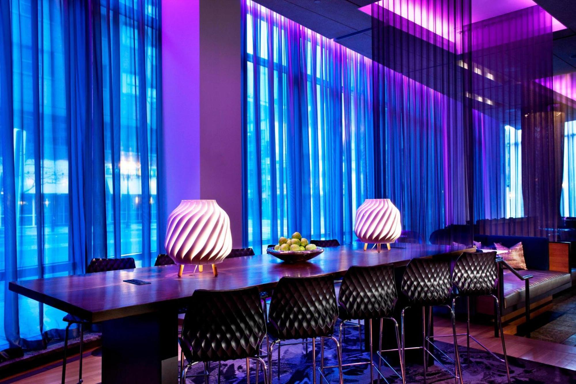 W Boston Hotel Bagian luar foto