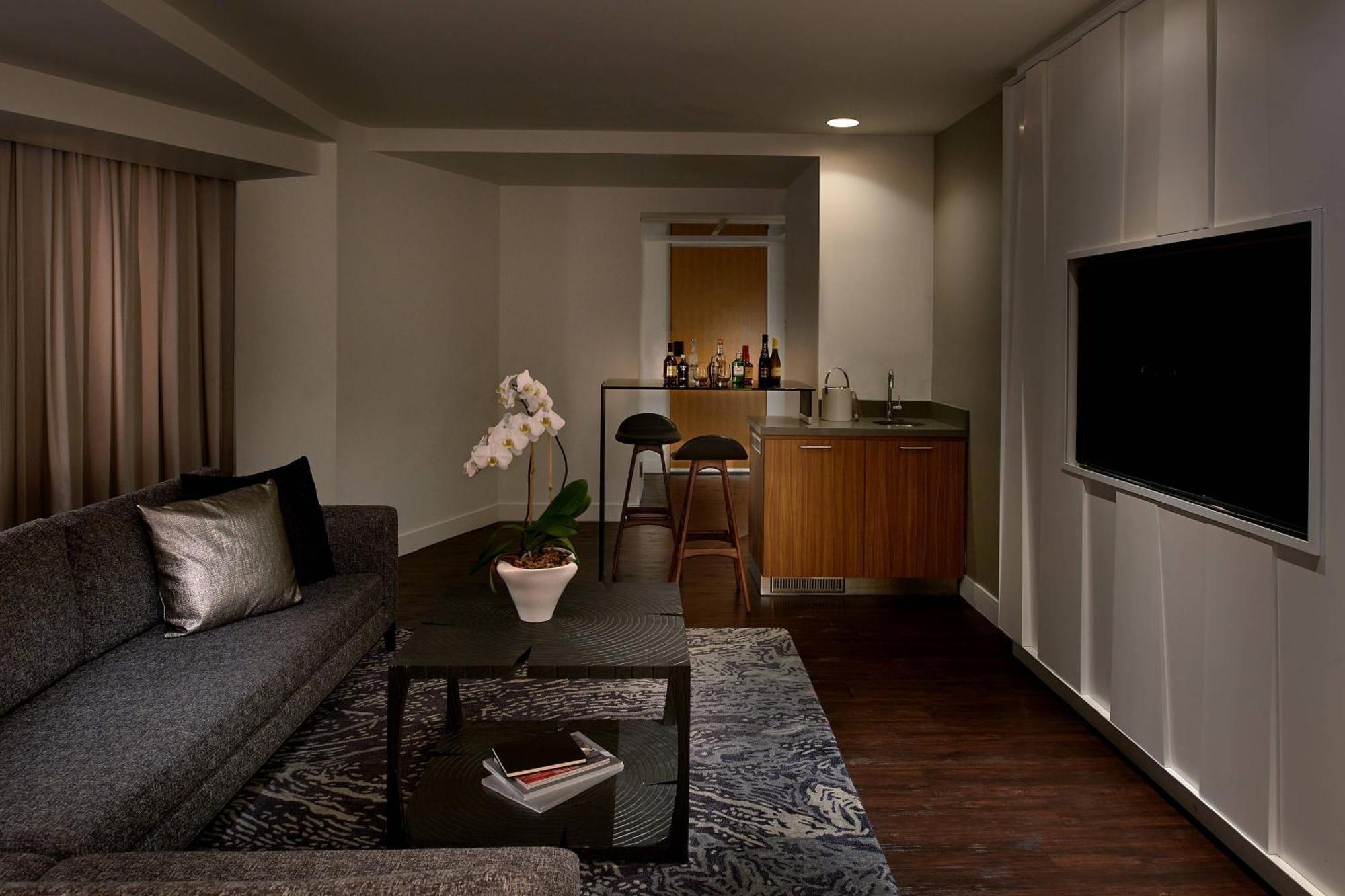 W Boston Hotel Bagian luar foto